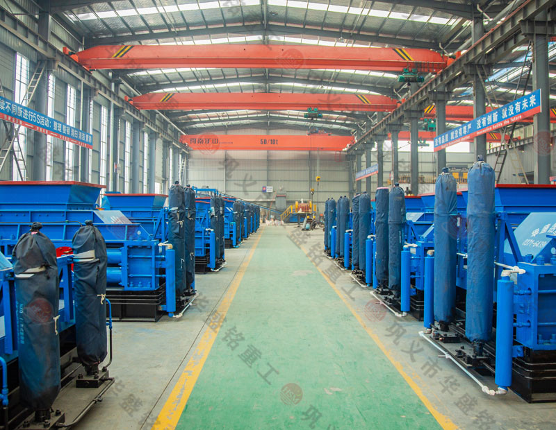 礦石輕松破碎，大幅提高生產效率——對輥式破碎機